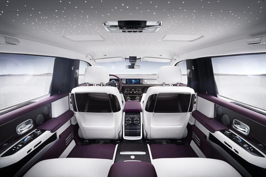 Интерьер Rolls-Royce Phantom EWB 2017 года  (WW) (фото 9 из 27)